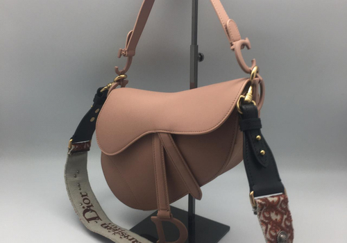Кожаная сумка седло пудра Christian Dior Saddle