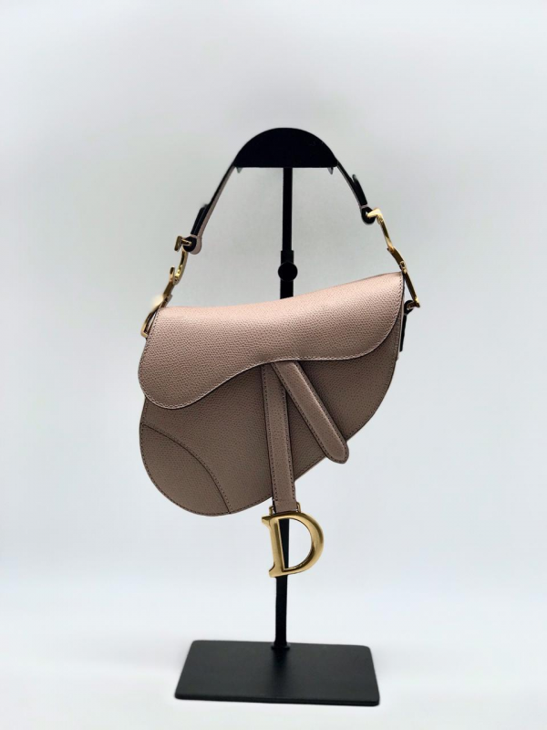 Бежевая кожаная сумка седло Christian Dior Saddle Mini