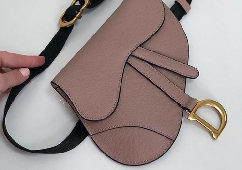 Кожаная сумка на пояс цвет пудра Christian Dior Saddle