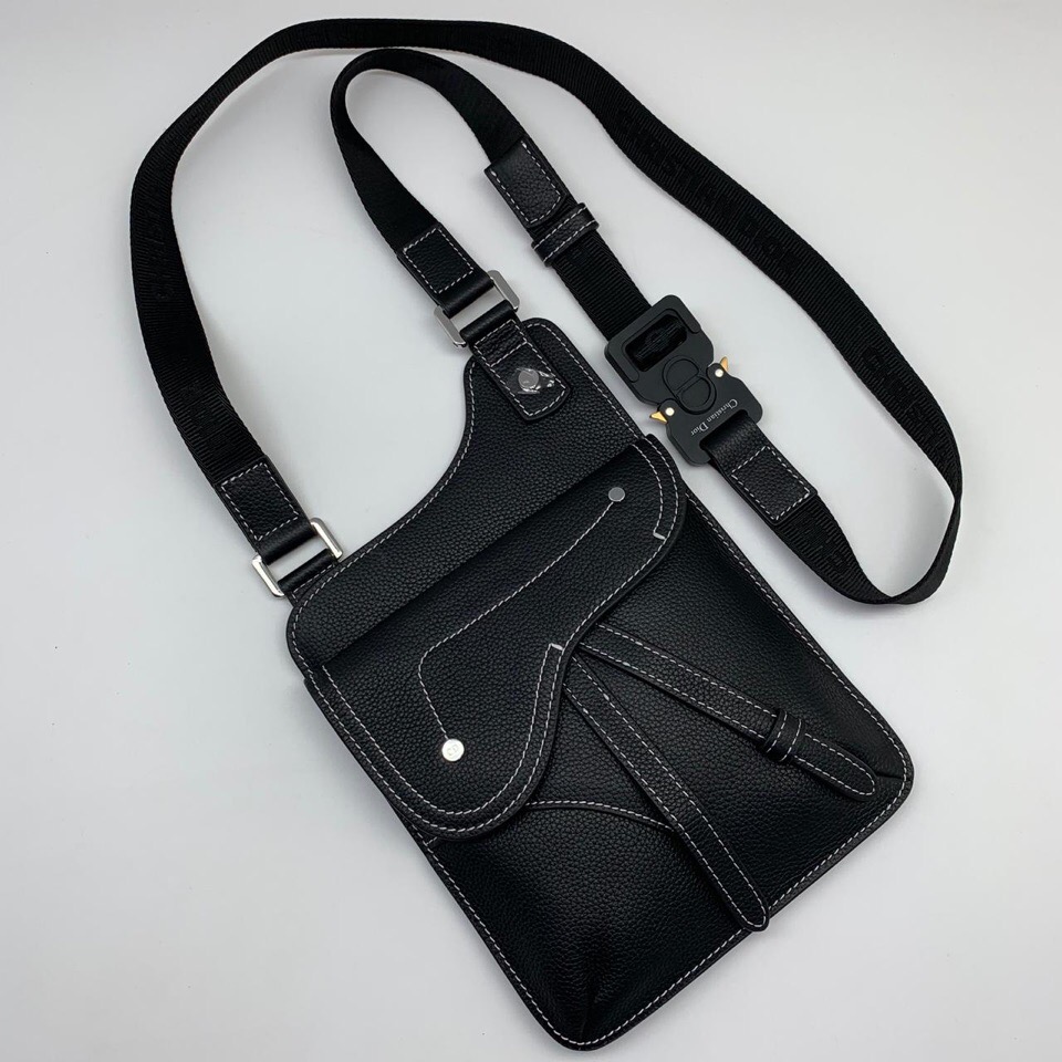 Черная сумка через плечо Christian Dior Saddle