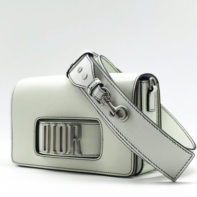 Кожаная сумка Christian Dior Revolution белая