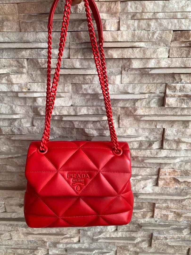 Кожаная сумка Prada Spectrum красная