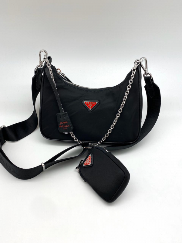 Женская сумка Prada Re-Edition 2000 черная