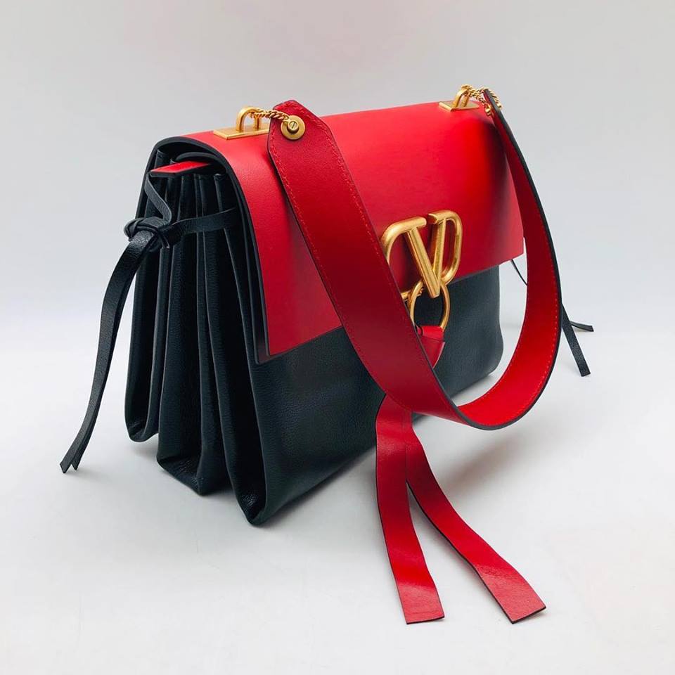 Женская сумка Valentino Vring черная с красным