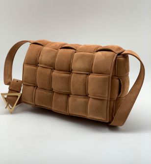 Женская сумка Bottega Veneta Padded Cassette коричневая