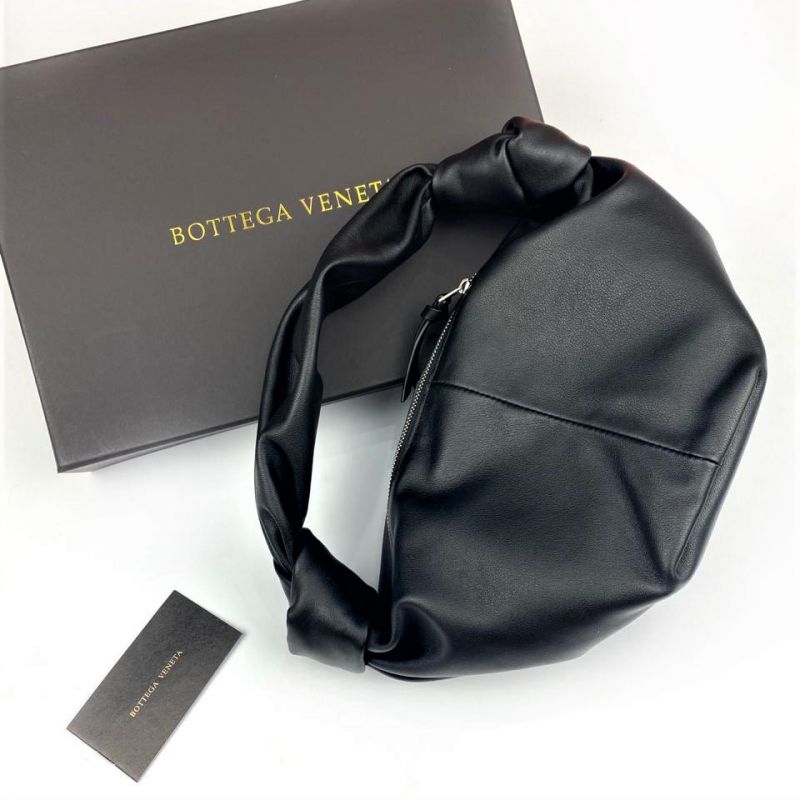 Женская поясная сумка Bottega Veneta Pouch черная