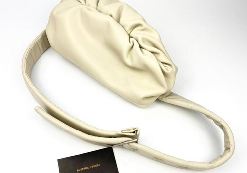 Женская поясная сумка Bottega Veneta Pouch белая
