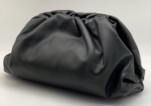 Женская сумка Bottega Veneta Pouch черная
