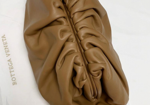 Женская сумка Bottega Veneta Pouch коричневая