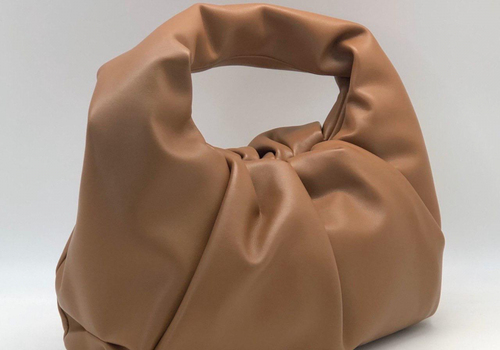 Женская сумка Bottega Veneta Shoulder Pouch коричневая