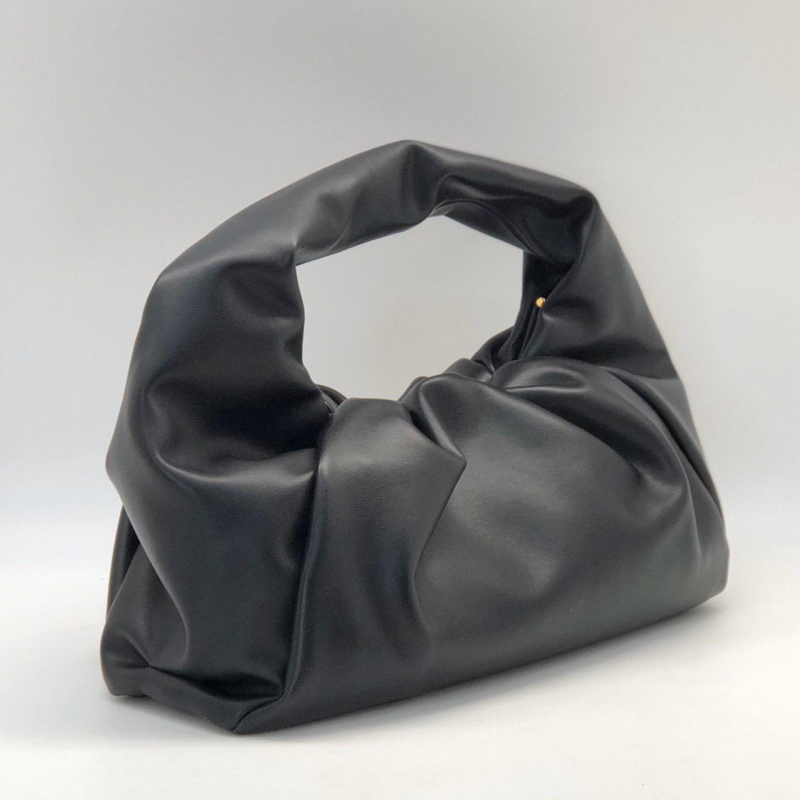 Женская сумка Bottega Veneta Shoulder Pouch Черная