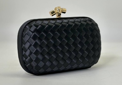 Клатч Bottega Veneta Intreccio Knot черный