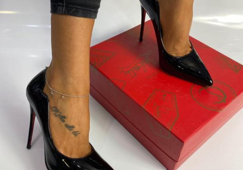 Женские лаковые туфли Christian Louboutin Pigalle черные