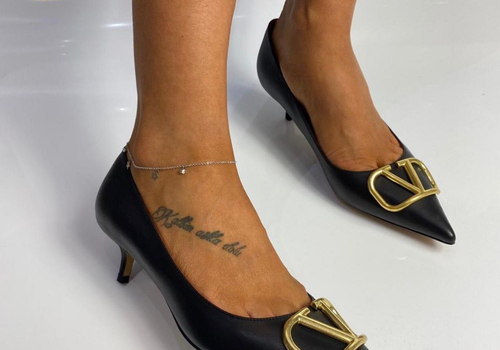 Кожаные женские туфли Valentino Garavani черные