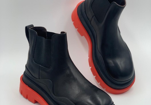 Женские черные ботинки Bottega Veneta Tire Boots