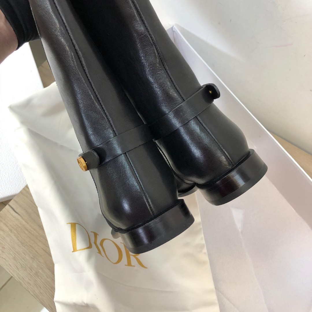 Черные кожаные сапоги Christian Dior