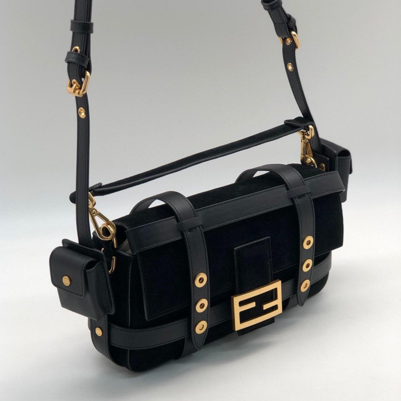 Женская сумка Fendi Baguette Medium черная