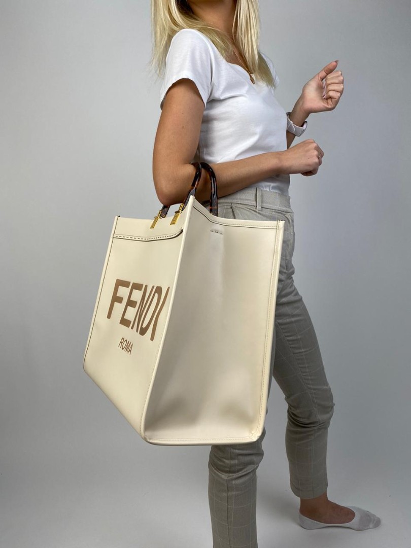 Женская сумка Fendi Sunshine белая